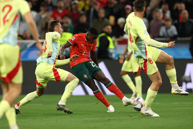 76人两将回归！保罗·乔治首发战篮网，博纳迎来复出