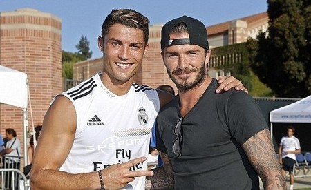 库尔图瓦生涯17次对阵曼城全部丢球，从未完成零封