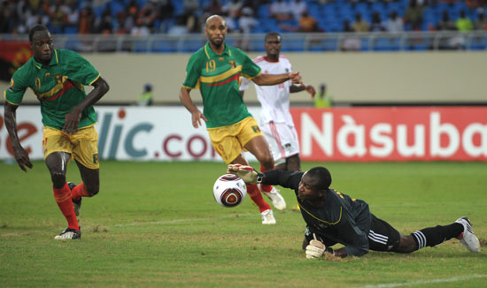 尤文薪金／出场时间比：热格罗瓦每分钟7812欧，伊尔迪兹垫底